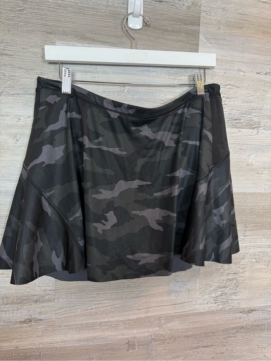 Athleta Pants - Athleta Dark Camo Match Point Skort L Built-In Shorts Pocket Athletic Skirt